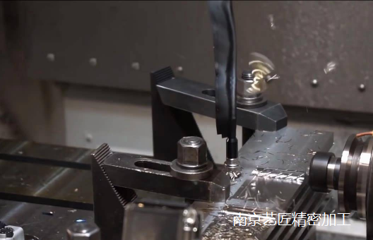 <strong>南京藝匠總結(jié)：CNC機(jī)械師的操作事項(xiàng)，如何避免受傷、零件故障和停機(jī)？</strong>