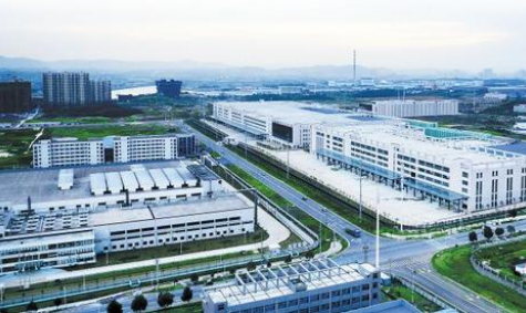 <strong>江蘇省內(nèi)首個五軸精細加工車間，從落戶南京經(jīng)開區(qū)到試產(chǎn)僅用一個月時間</strong>